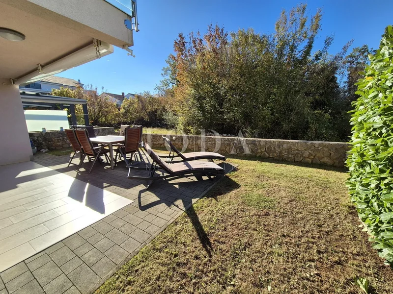 Ground Floor Apartment With Sea View Njivice