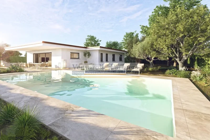 Luxurious villa for sale in Manerba del Garda