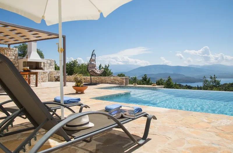 A beautifully presented 4 bedroom villa with postcard views, North East