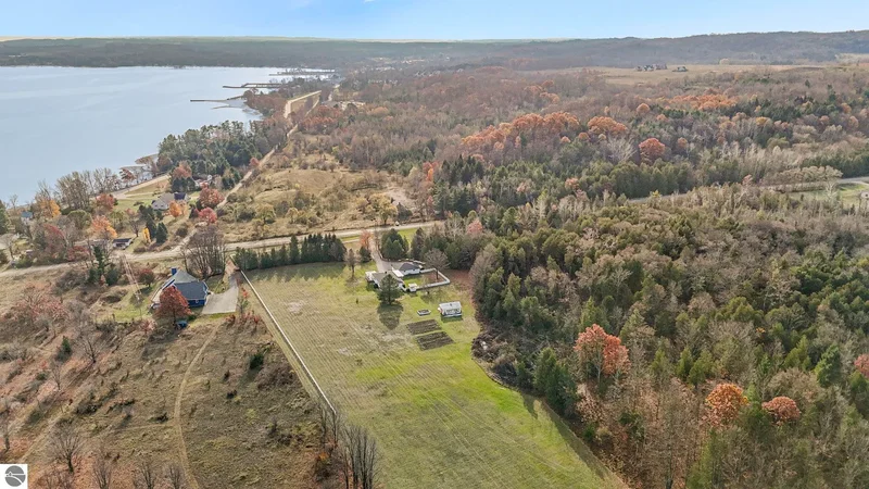 750 N Dumas Road, Suttons Bay, MI, 49682, USA, Suttons Bay, Michigan, United States. - Photo 69