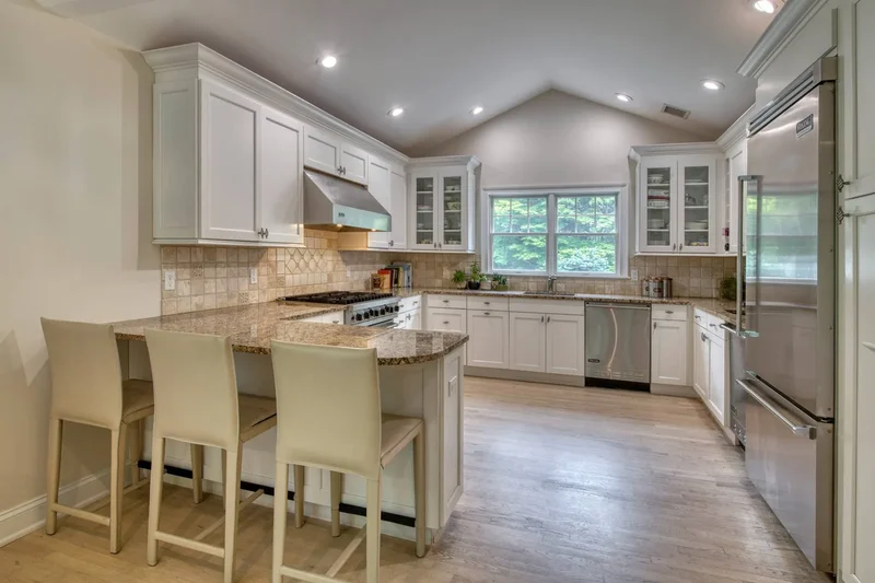 Beach Road, Westhampton Beach, New York, United States. - Photo 5