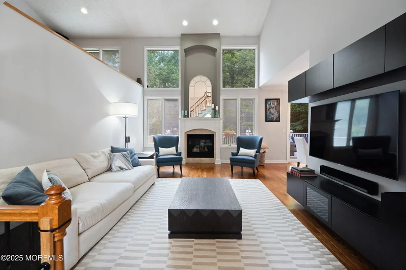 126 Metedeconk Court, Holmdel, NJ 07733, Holmdel, New Jersey, United States. - Photo 4