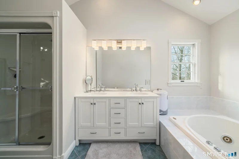 144 Fox Run Drive, Southbury, Connecticut, United States. - Photo 19