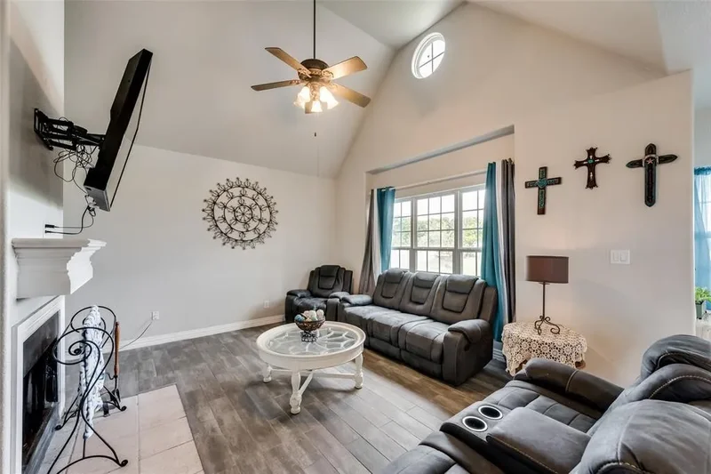 5646 N US Highway 69, Celeste, Texas, United States. - Photo 6