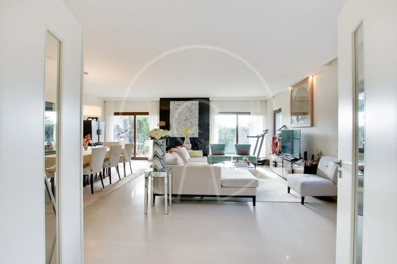 5 bedroom semi-detached villa in luxury resort with sea views