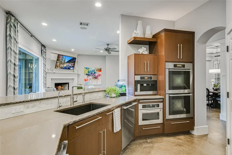 2701 Bartons Bluff LN, Austin, Texas, United States. - Photo 17