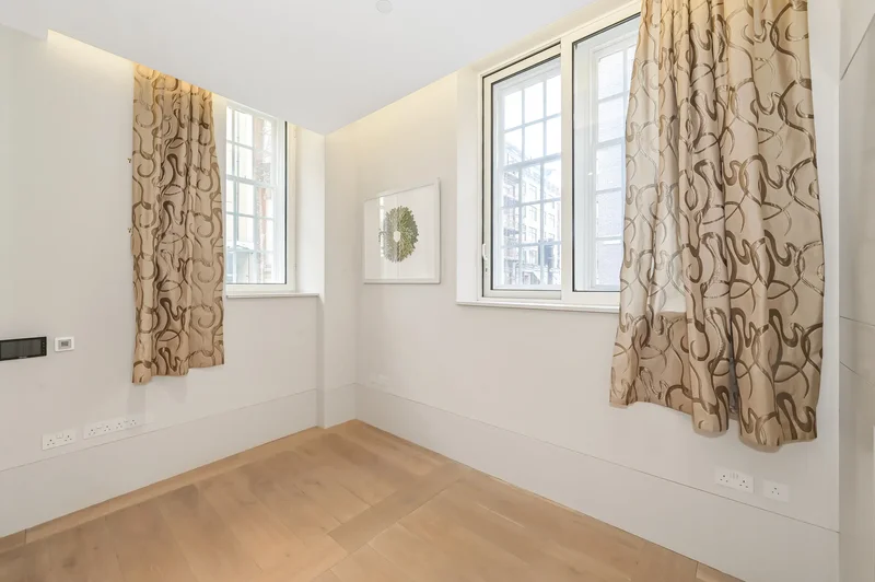 Nassau Street, Fitzroy Place, London, England, United Kingdom. - Photo 12