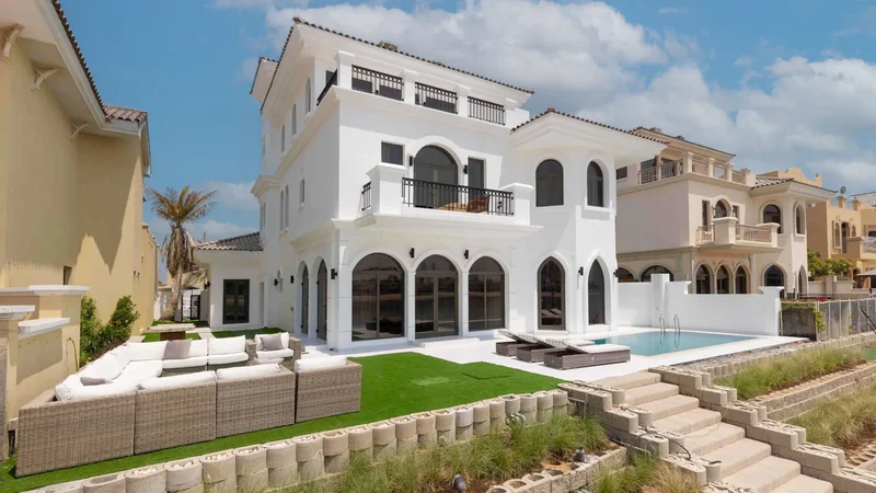Elegant Beachfront Villa on the Palm Jumeirah