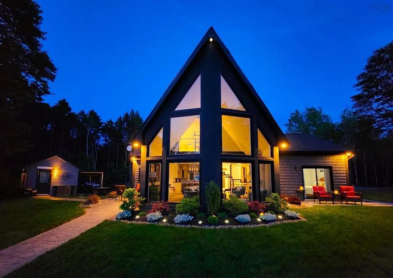 Perfect Lakefront Home