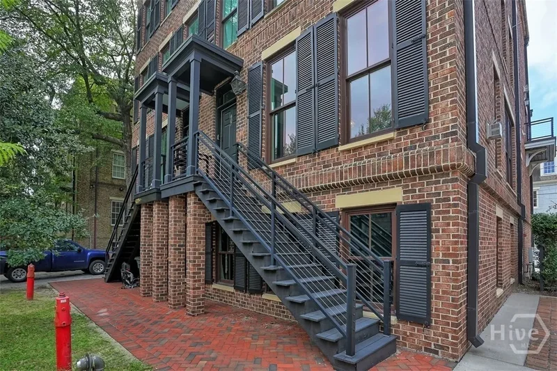 407 E McDonough Street, Savannah, Georgia, United States. - Photo 6
