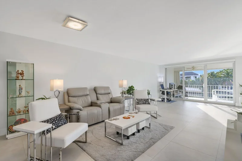 10180 W Bay Harbor Drive 2c, Bal Harbour, Florida, United States. - Photo 2