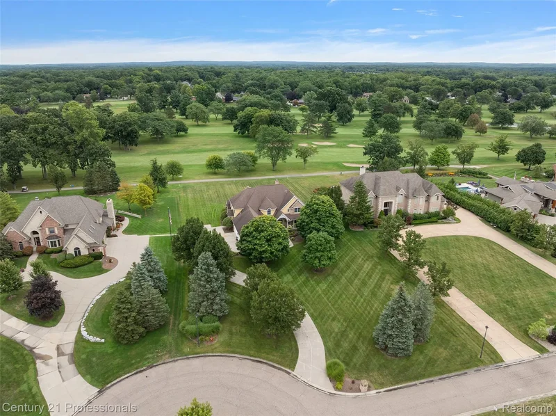 9310 Fairway Trail, GrandBlanc, MI 48439, Grand Blanc Township, Michigan, United States. - Photo 9