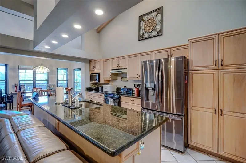 8746 Banyan Cove Circle, Fort Myers, FL 33919, Fort Myers, Florida, United States. - Photo 23