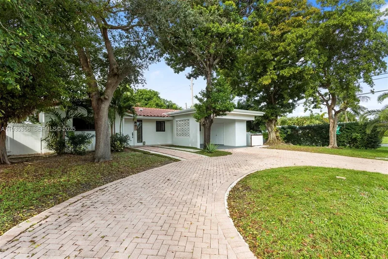 715 NE 25th Ave, Hillsboro Beach, Florida, United States. - Photo 36
