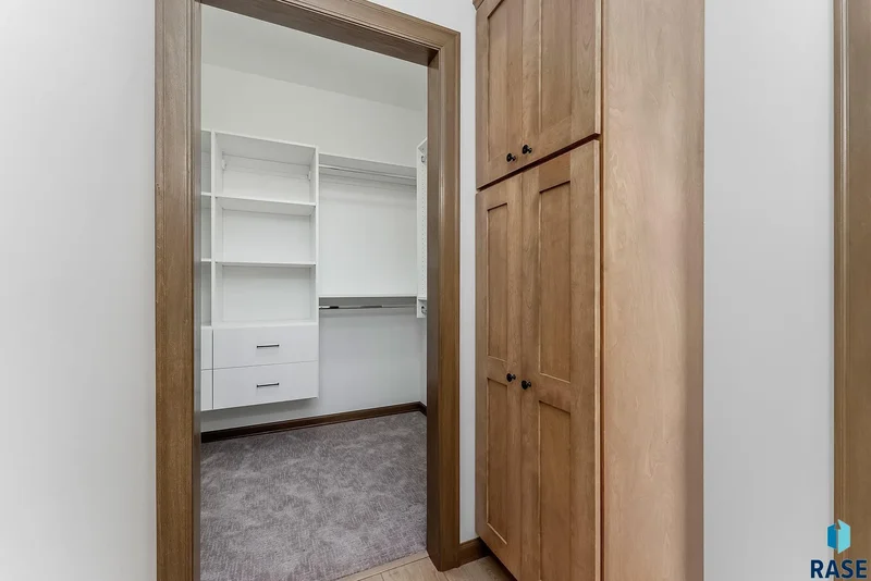 8125 E Norway Pine Trl, Sioux Falls, SD 57110, Sioux Falls, South Dakota, United States. - Photo 11