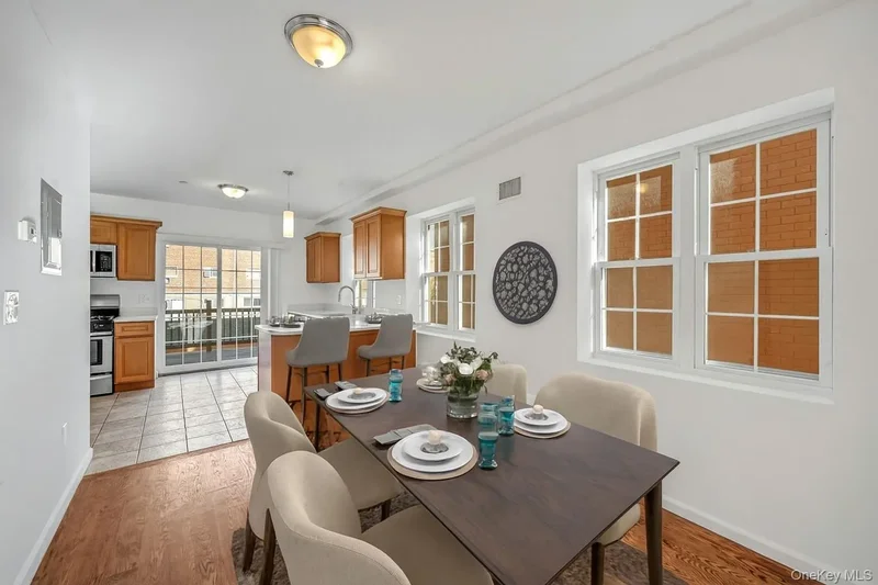822 Hollywood Avenue, New York, New York, United States. - Photo 34