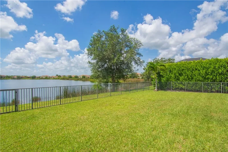 1830 Berkshire Circle SW, Vero Beach, Florida, United States. - Photo 29