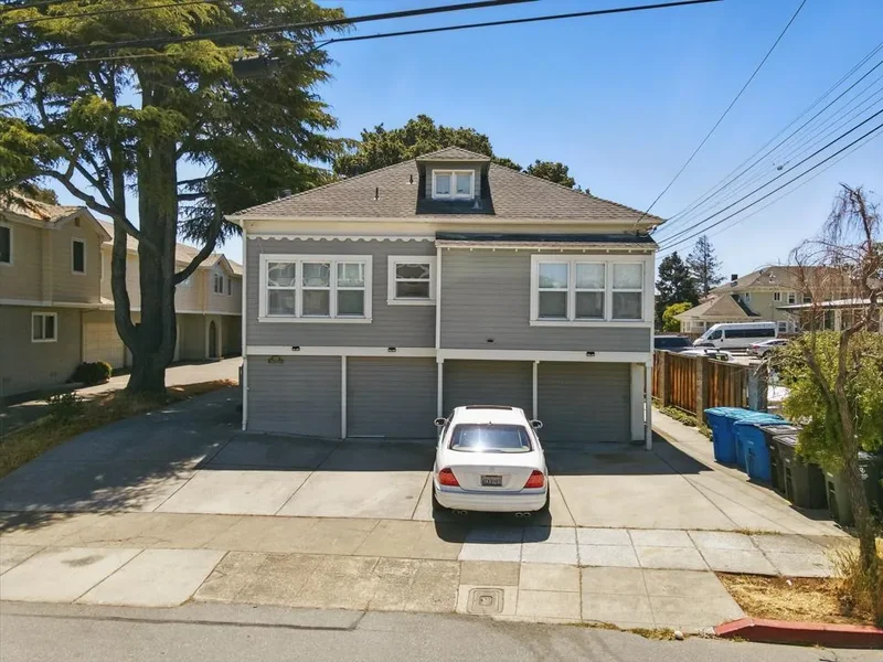 Triplex in San Mateo