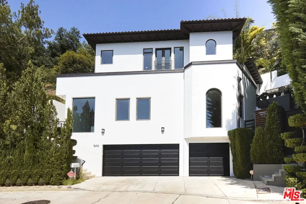 1642 Lindacrest Drive, Beverly Hills, California, United States. - Photo 14