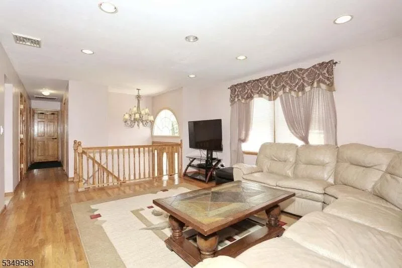 50 Roger Ct, Ringwood Boro, NJ 07456, Ringwood, New Jersey, United States. - Photo 25