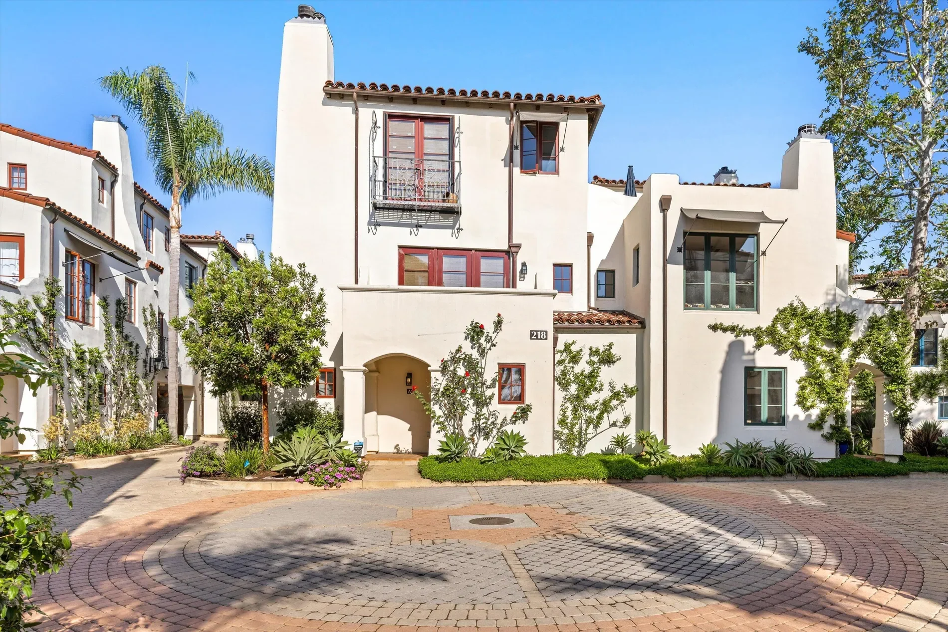 218 Santa Barbara Street D, Santa Barbara, California, United States. - Photo 8