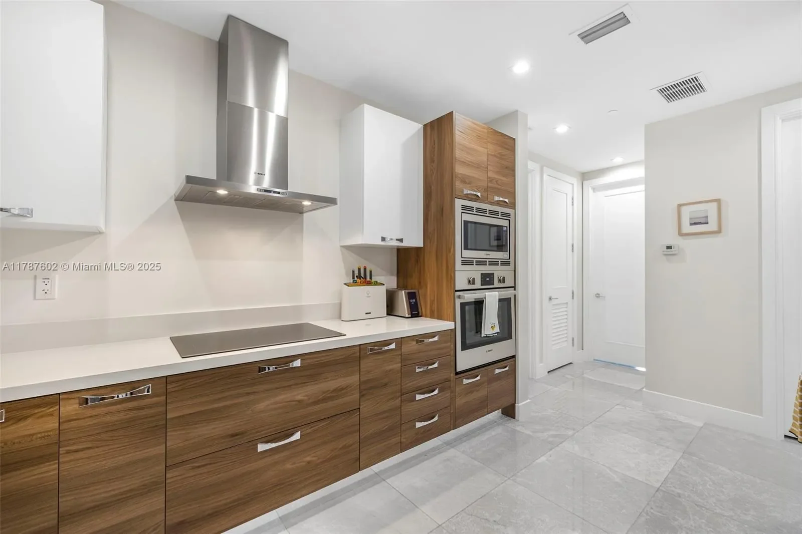 718 Valencia Ave 206, Coral Gables, Florida, United States. - Photo 9