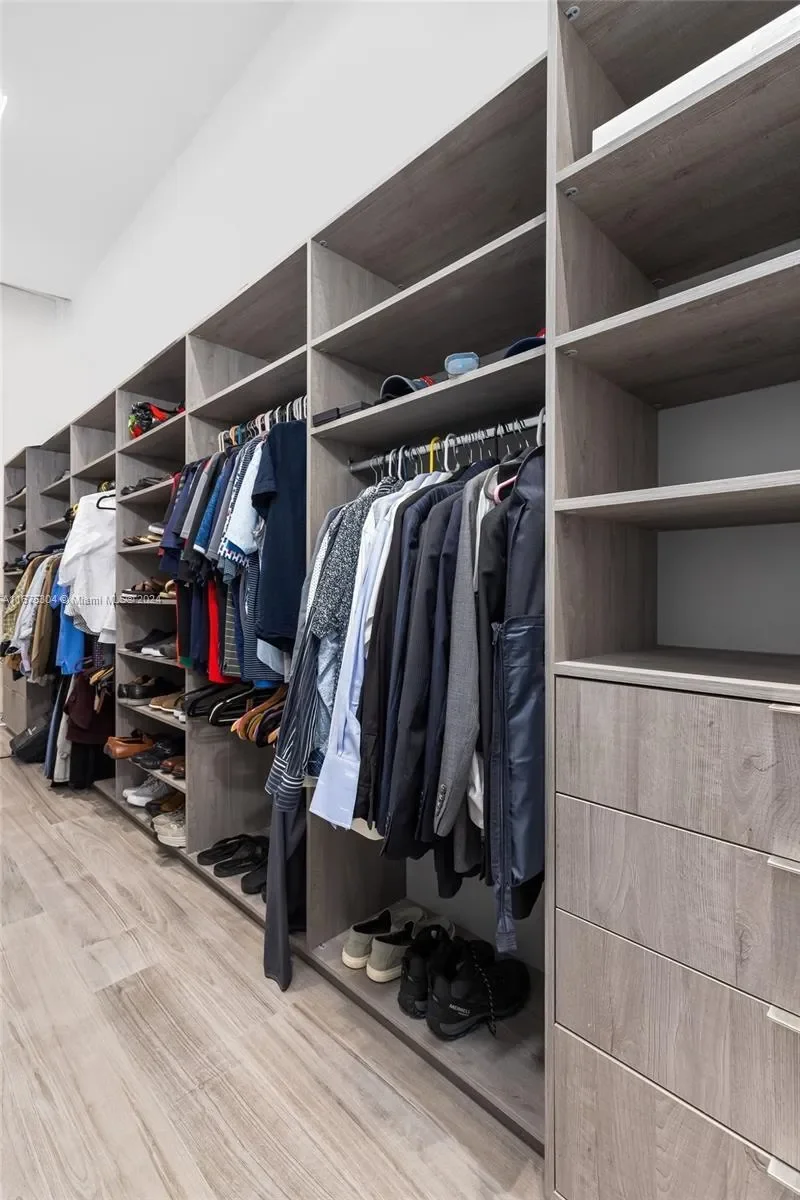 65 S Hibiscus Dr, Miami Beach, Florida, United States. - Photo 34