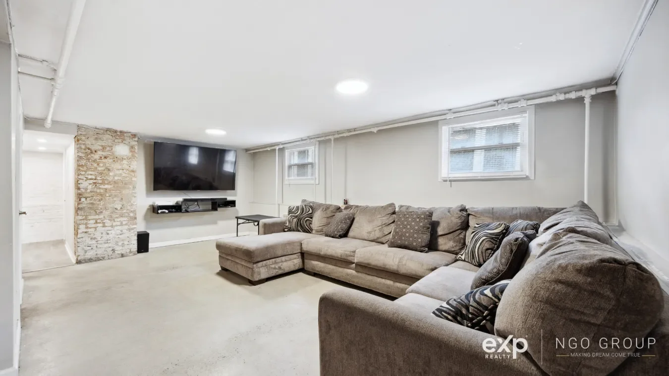 980 Van Duzer Street, New York, New York, United States. - Photo 9