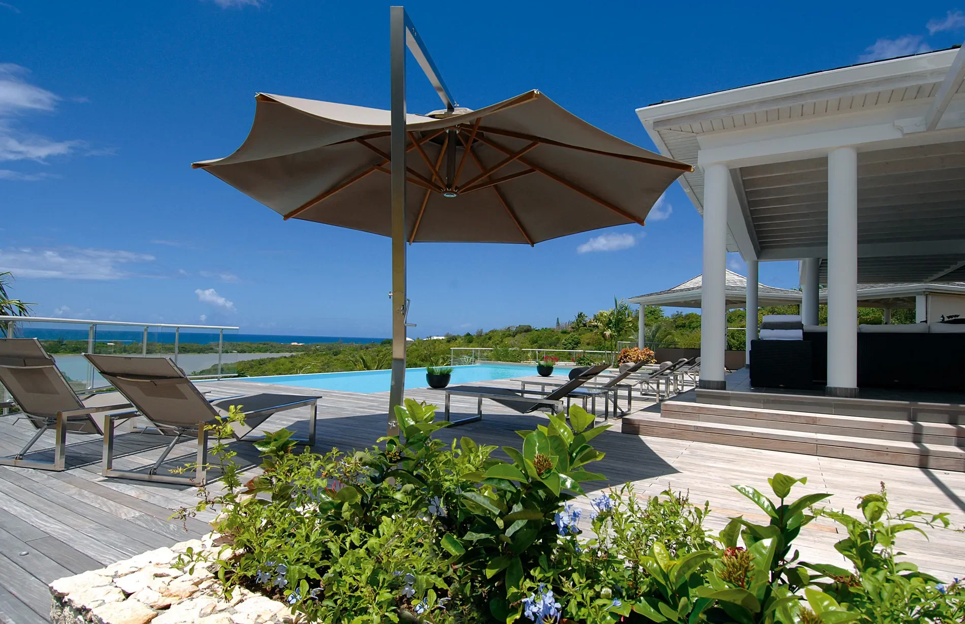 Exterior photo 12