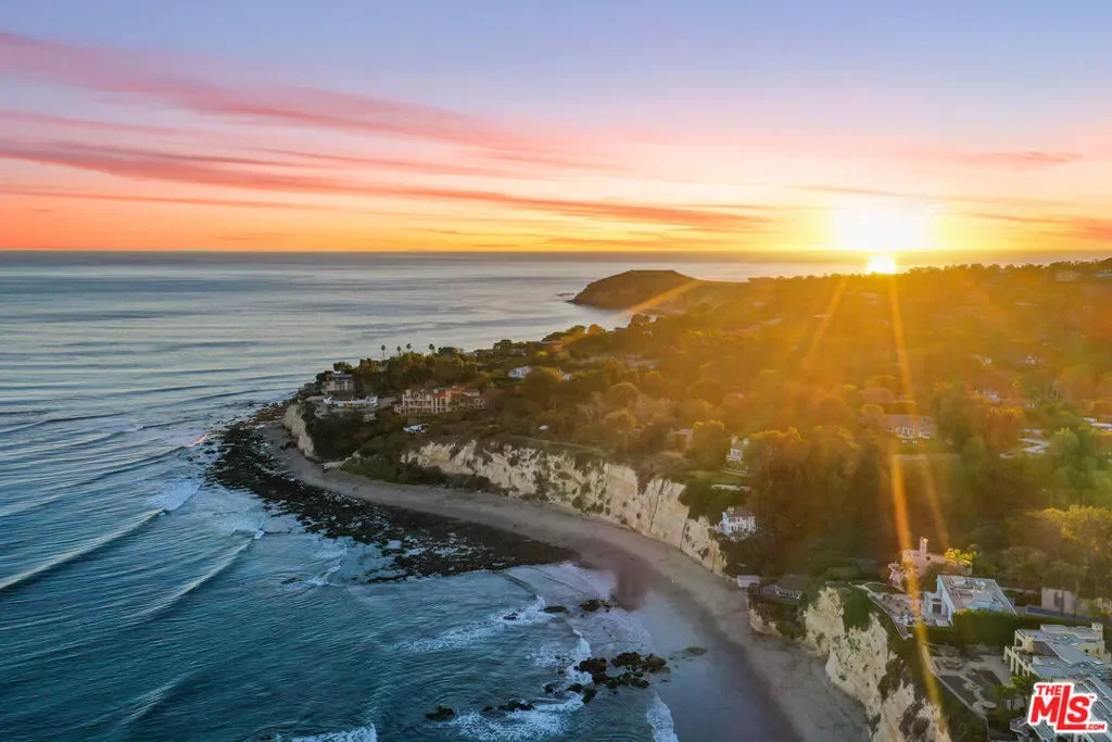 29221 Heathercliff Road 13, Malibu, California, United States. - Photo 4