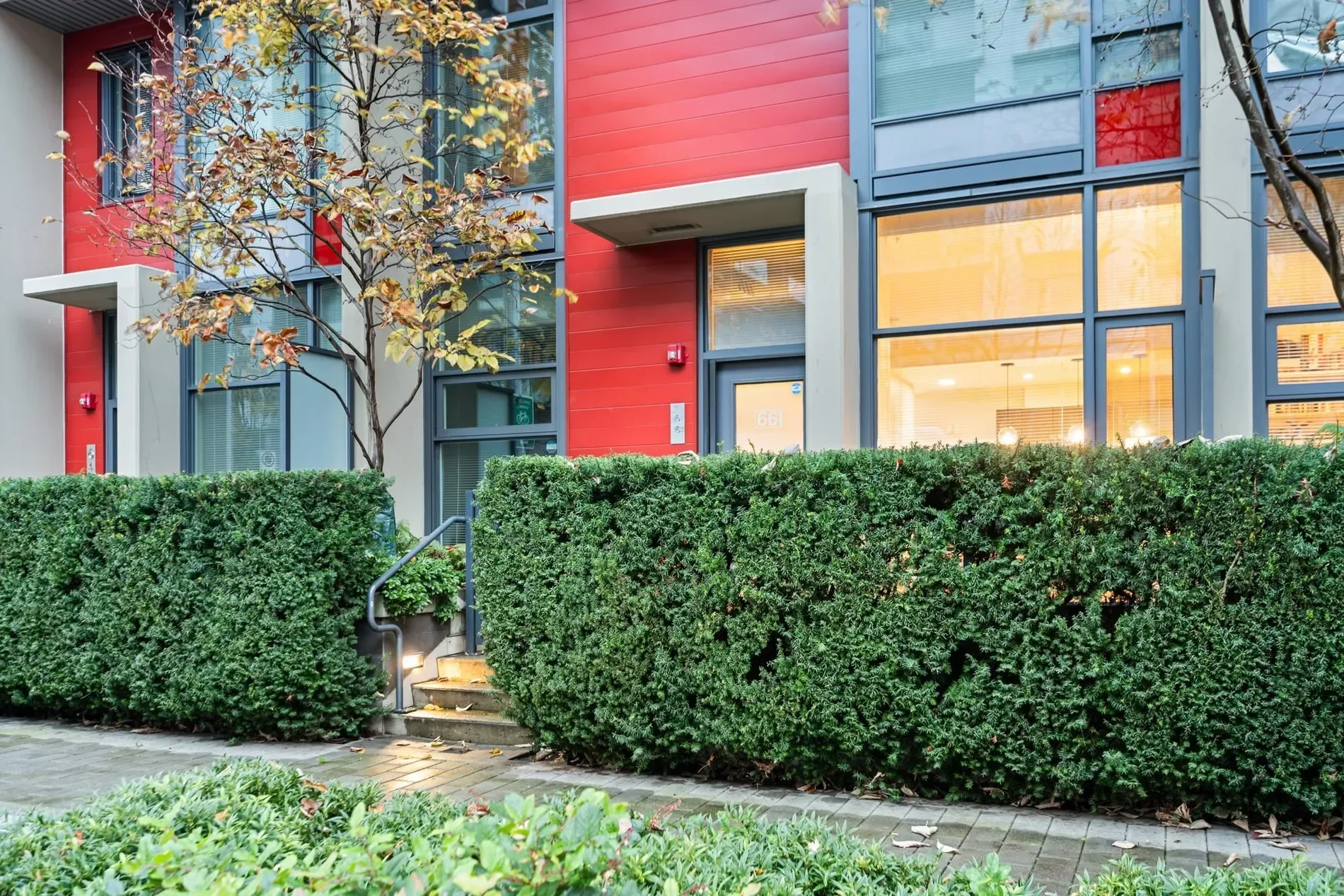 Exterior photo 2