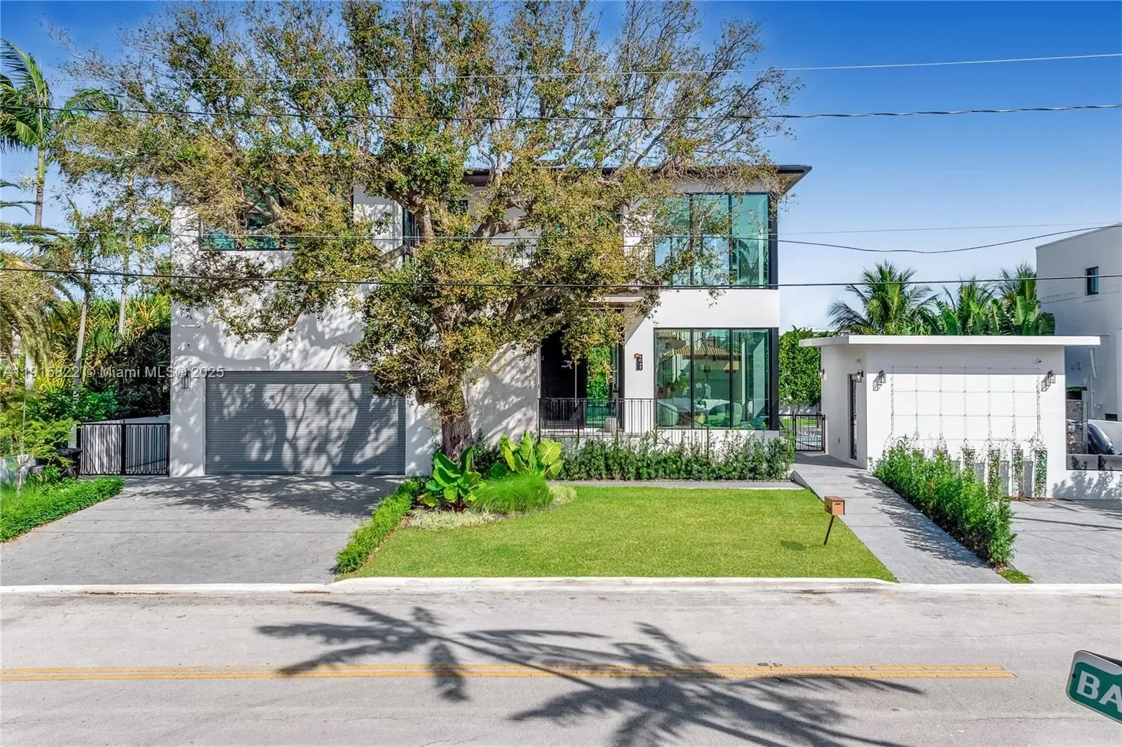 9045 Hawthorne Ave, Bal Harbour, Florida, United States. - Photo 8