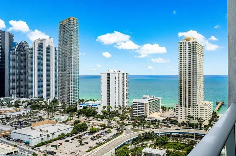 300 Sunny Isles Boulevard, Golden Beach, Florida, United States. - Photo 42