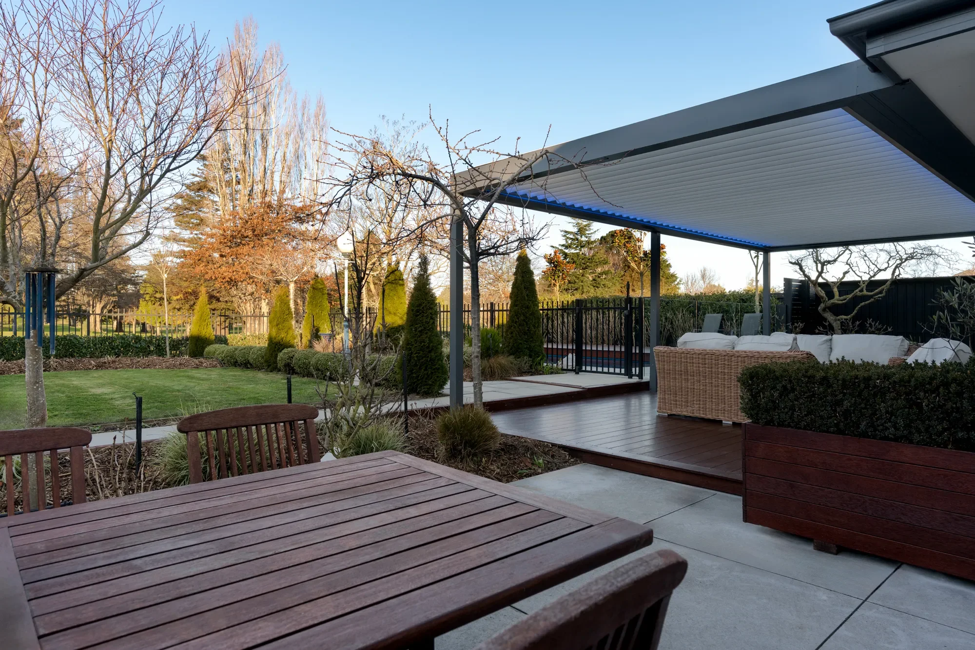 Exterior photo 7