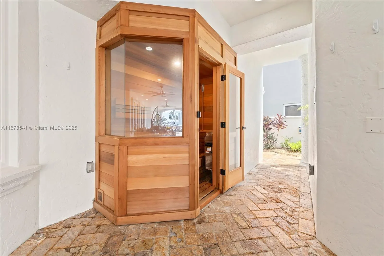 2770 NE 23rd St, Hillsboro Beach, Florida, United States. - Photo 37
