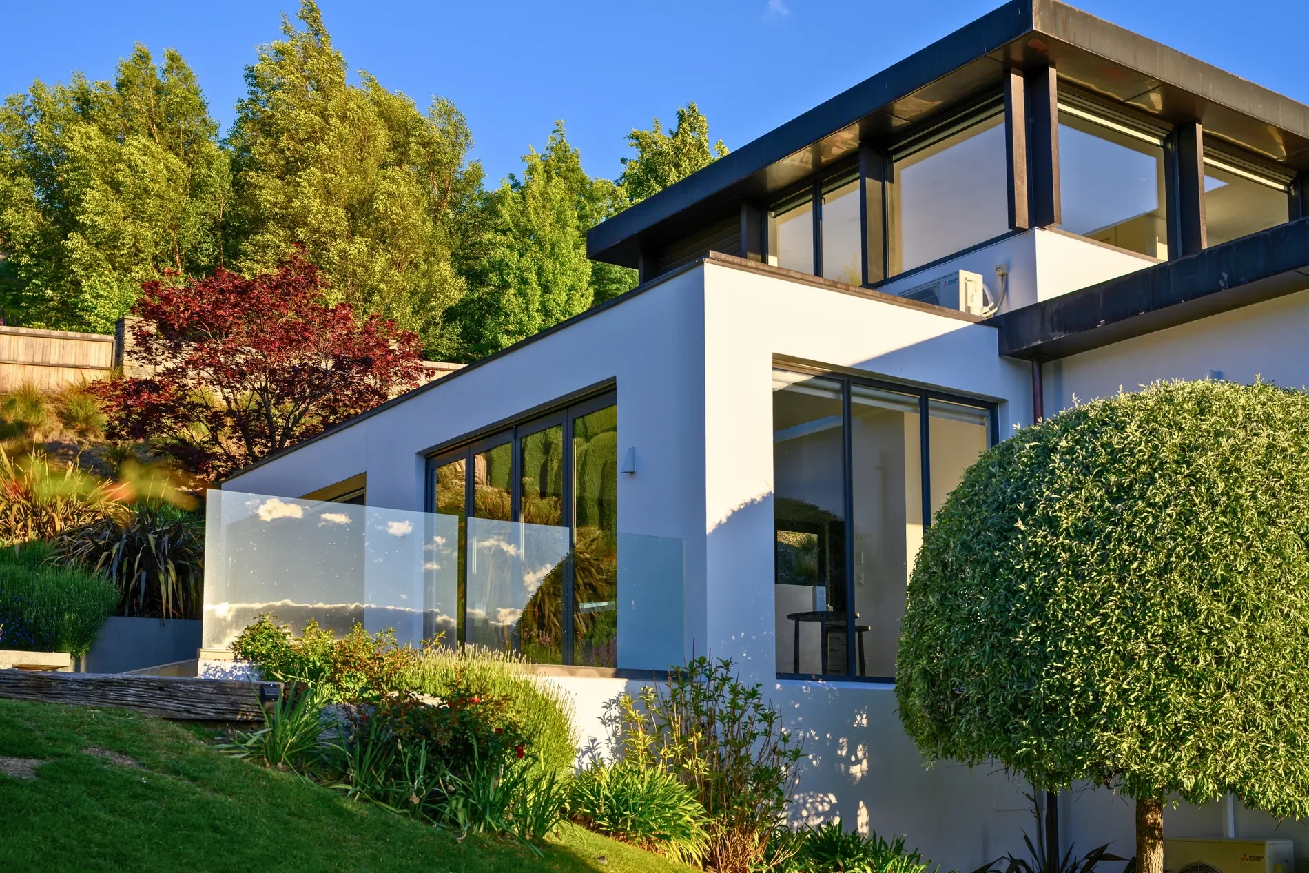 Exterior photo 3