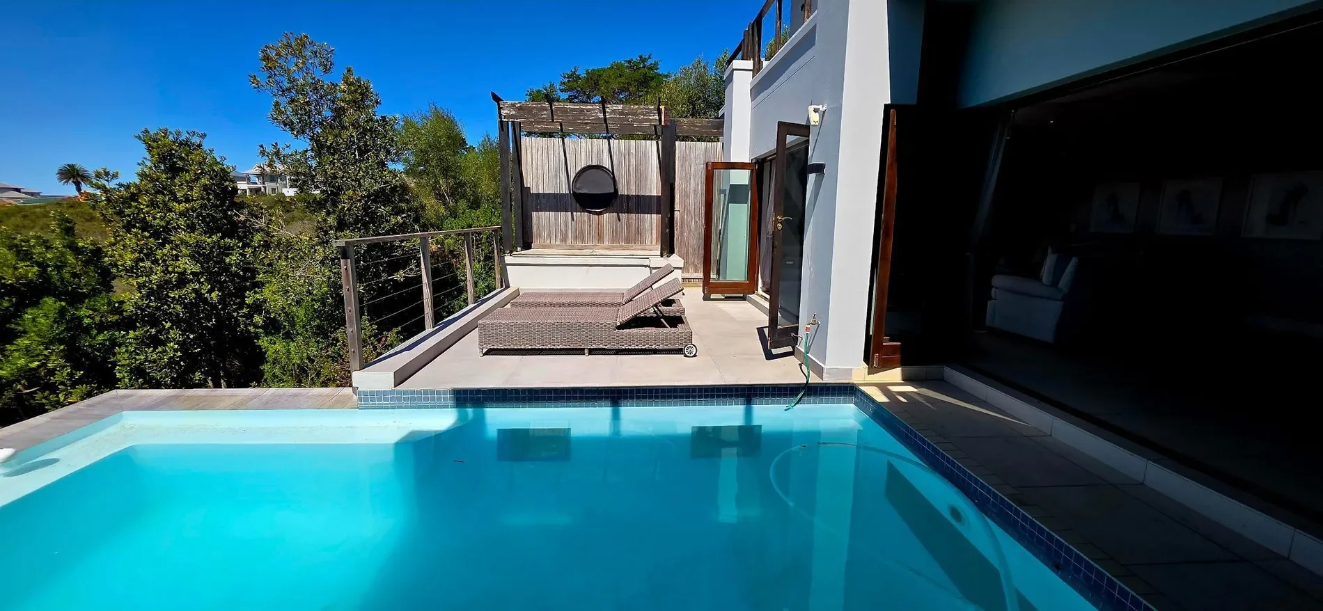 Exterior photo 11