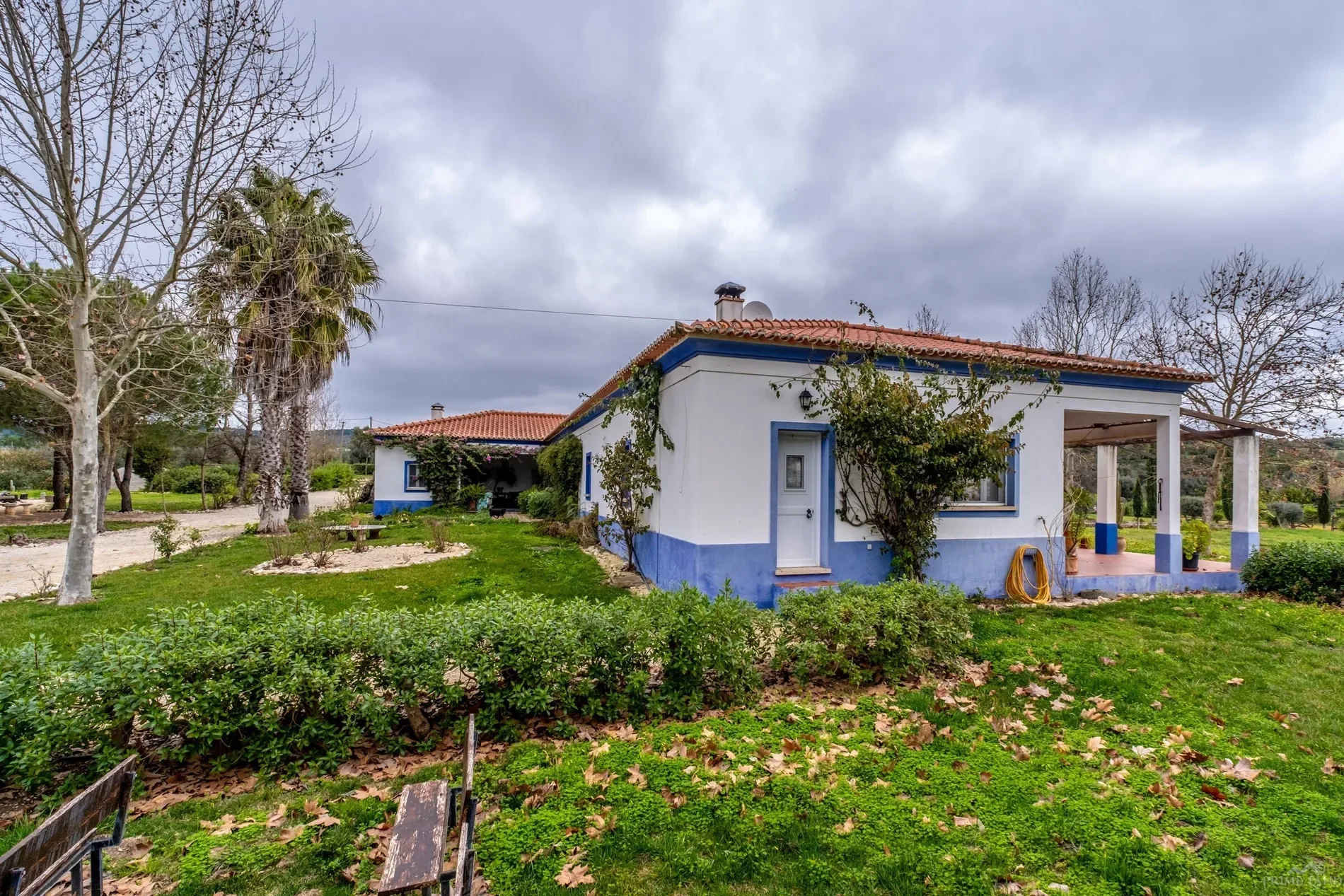 Exterior photo 10