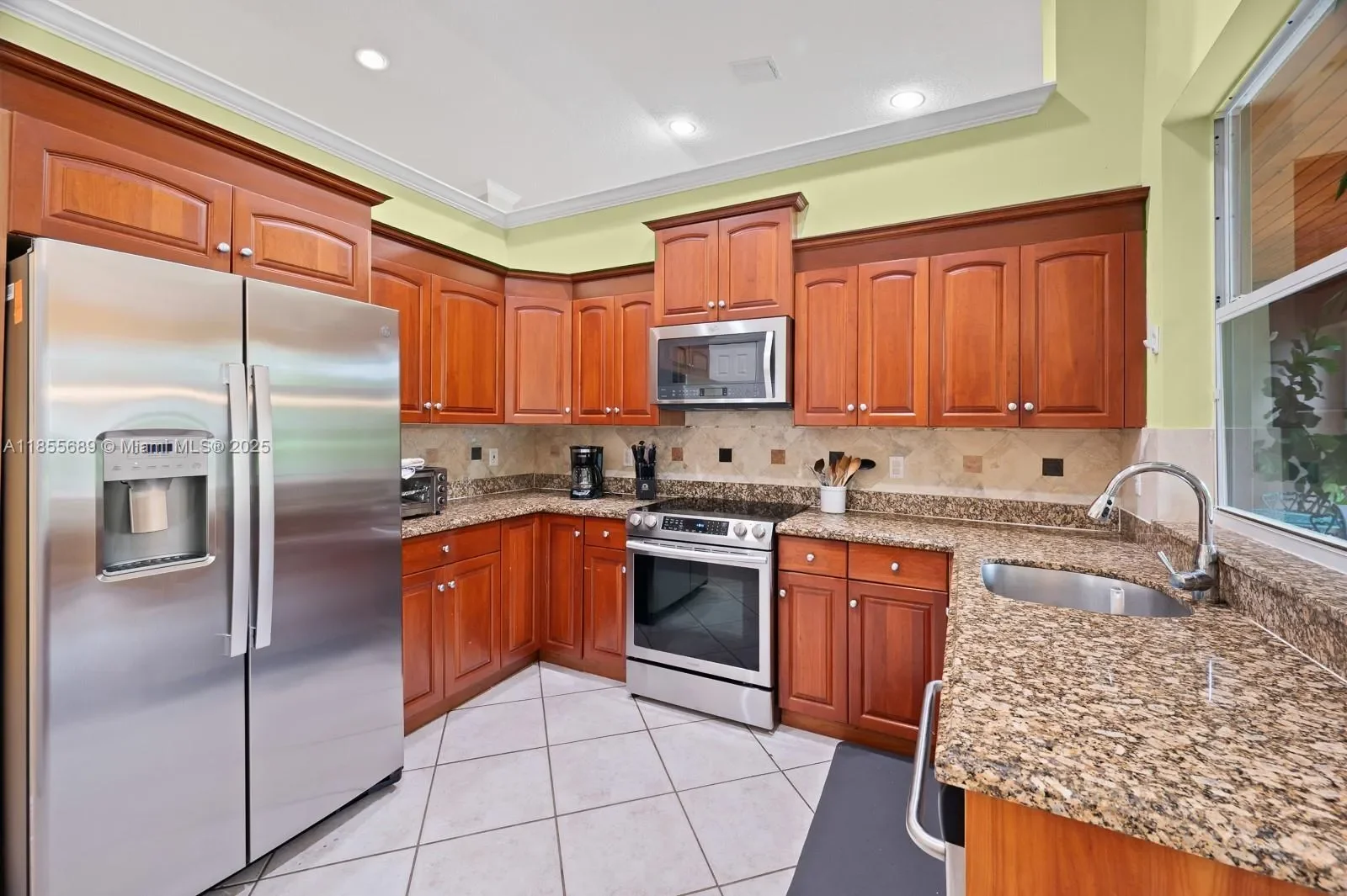 10621 SW 77th Ave, Coral Gables, Florida, United States. - Photo 14