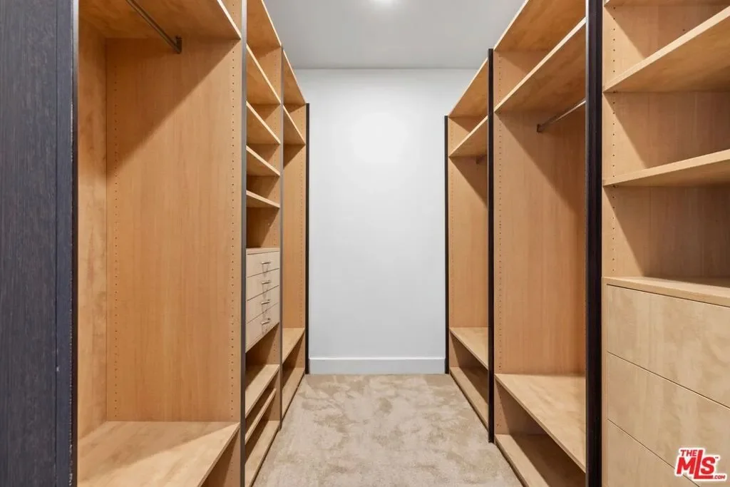8788 Shoreham Drive 23, Los Angeles, California, United States. - Photo 2