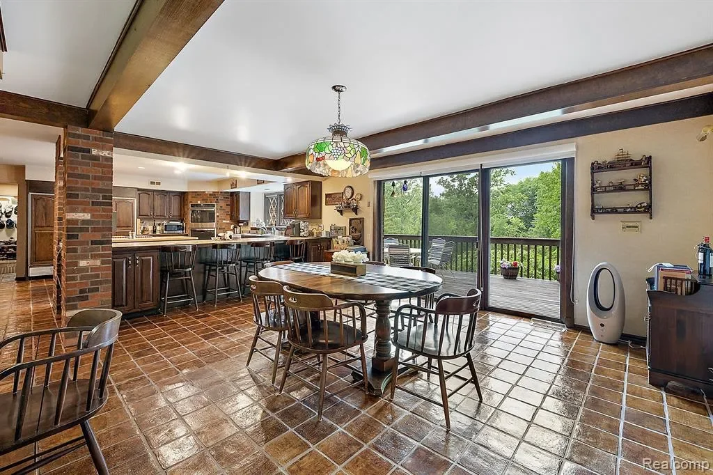 4670 COVE Road, West Bloomfield Twp, MI 48323, Orchard Lake Village, Michigan, United States. - Photo 32
