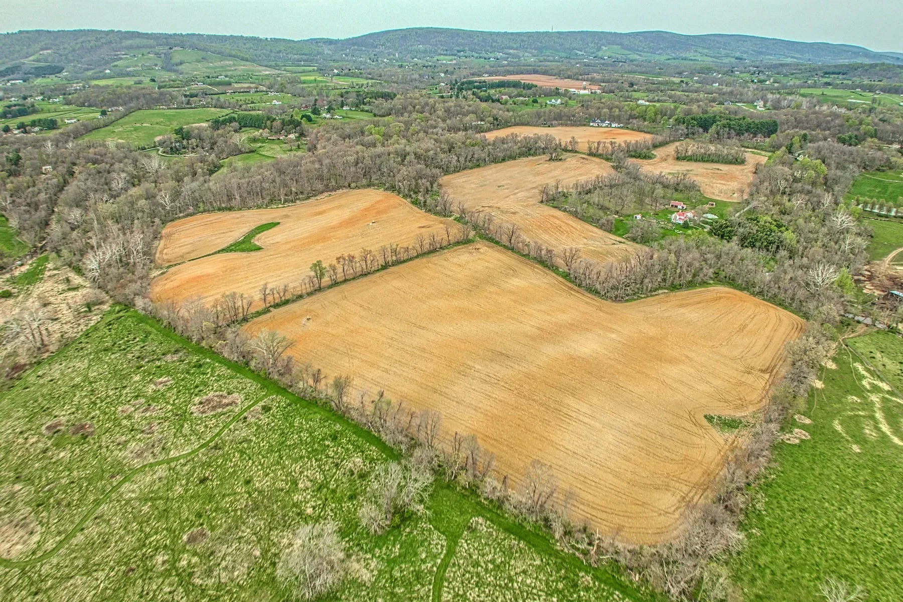 Snickersville Turnpike , Round Hill, VA 20141, Round Hill, Virginia, United States. - Photo 6
