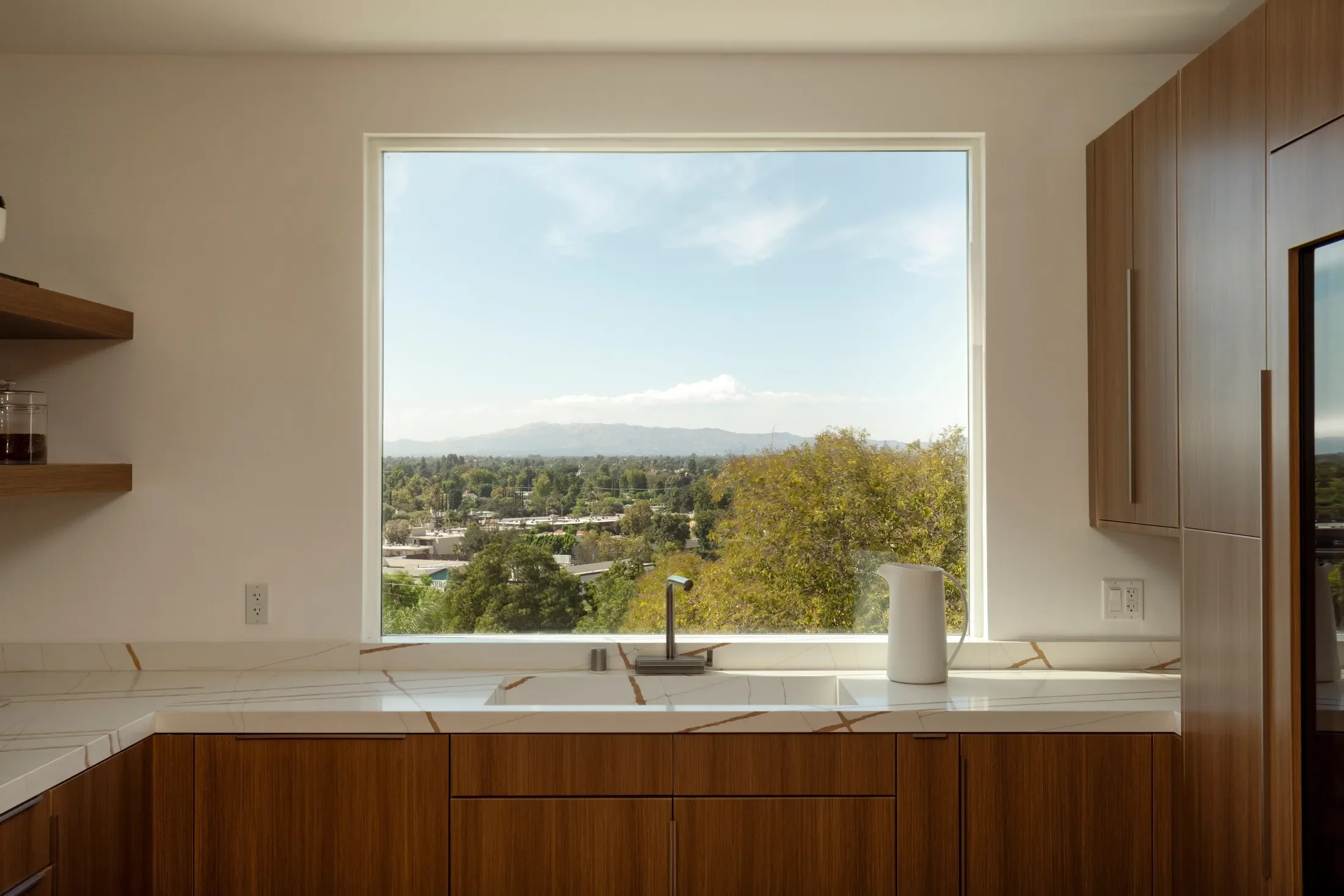 11268 Sunshine Terrace , Studio City, CA 91604, Los Angeles, California, United States. - Photo 9