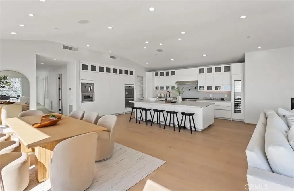 31 N Vista De Catalina, Laguna Beach, California, United States. - Photo 55