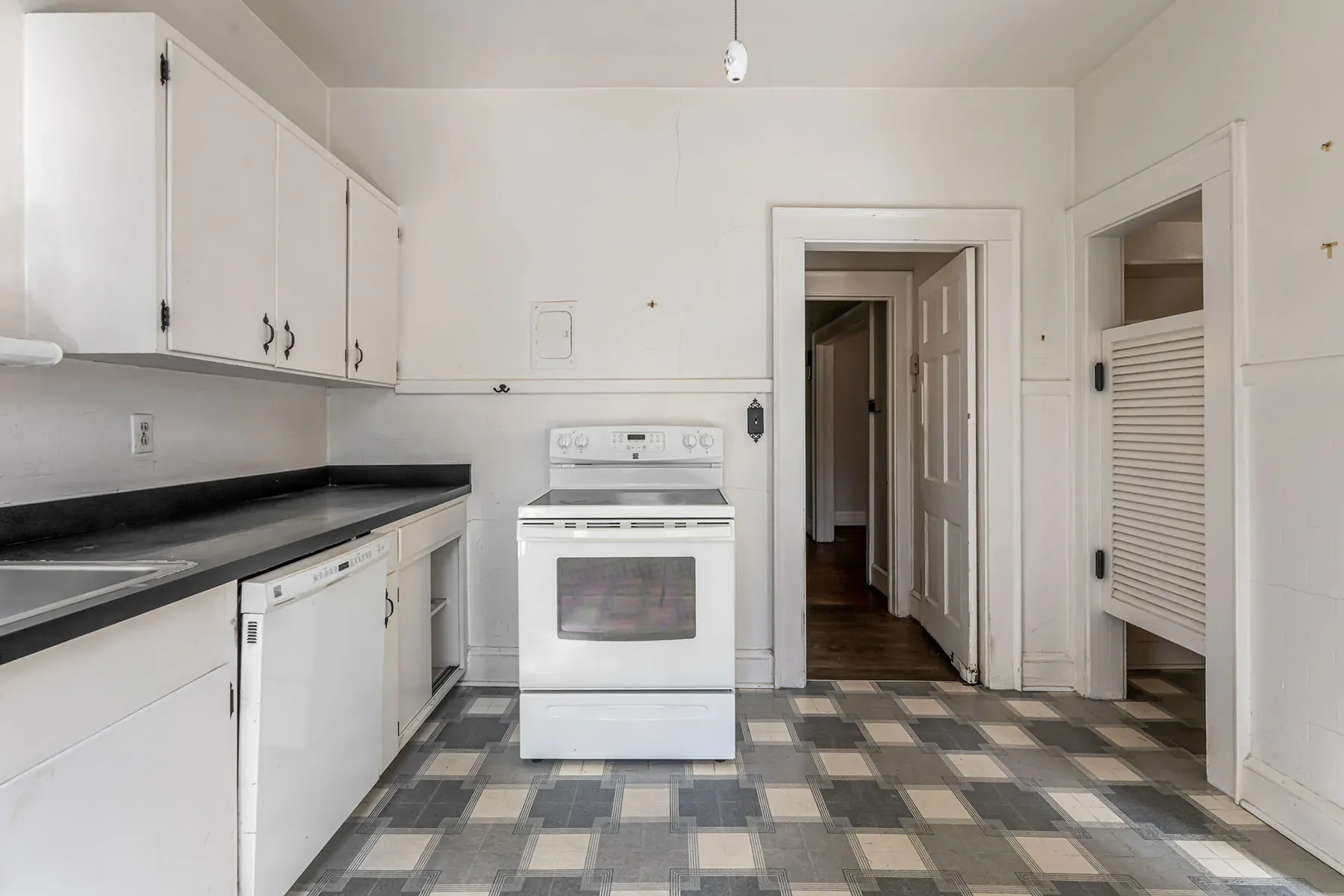 325 Vanderbilt Road, Asheville, NC 28803, Asheville, North Carolina, United States. - Photo 3
