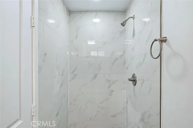 300 E 25th, Los Angeles, CA 90011, Los Angeles, California, United States. - Photo 32