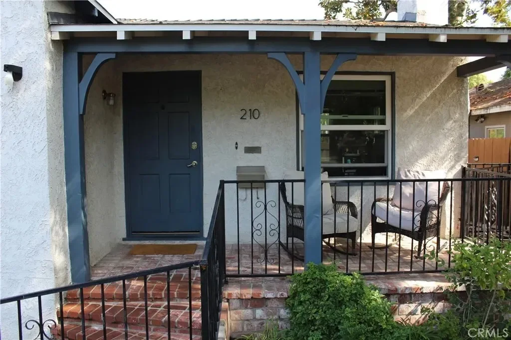 210 N Naomi, Burbank, California, United States. - Photo 2