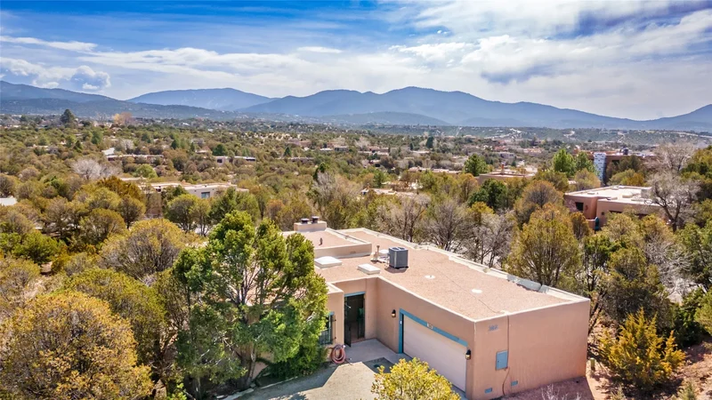 382 Calle Colina, Santa Fe, NM 87501, Santa Fe, New Mexico, United States. - Photo 26