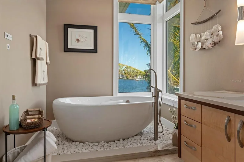 242 Oak Avenue, Anna Maria, FL, 34216, USA, Holmes Beach, Florida, United States. - Photo 26