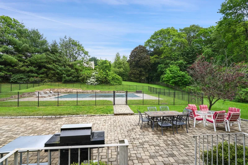 3747 PURCHASE ST, Harrison, New York, United States. - Photo 31